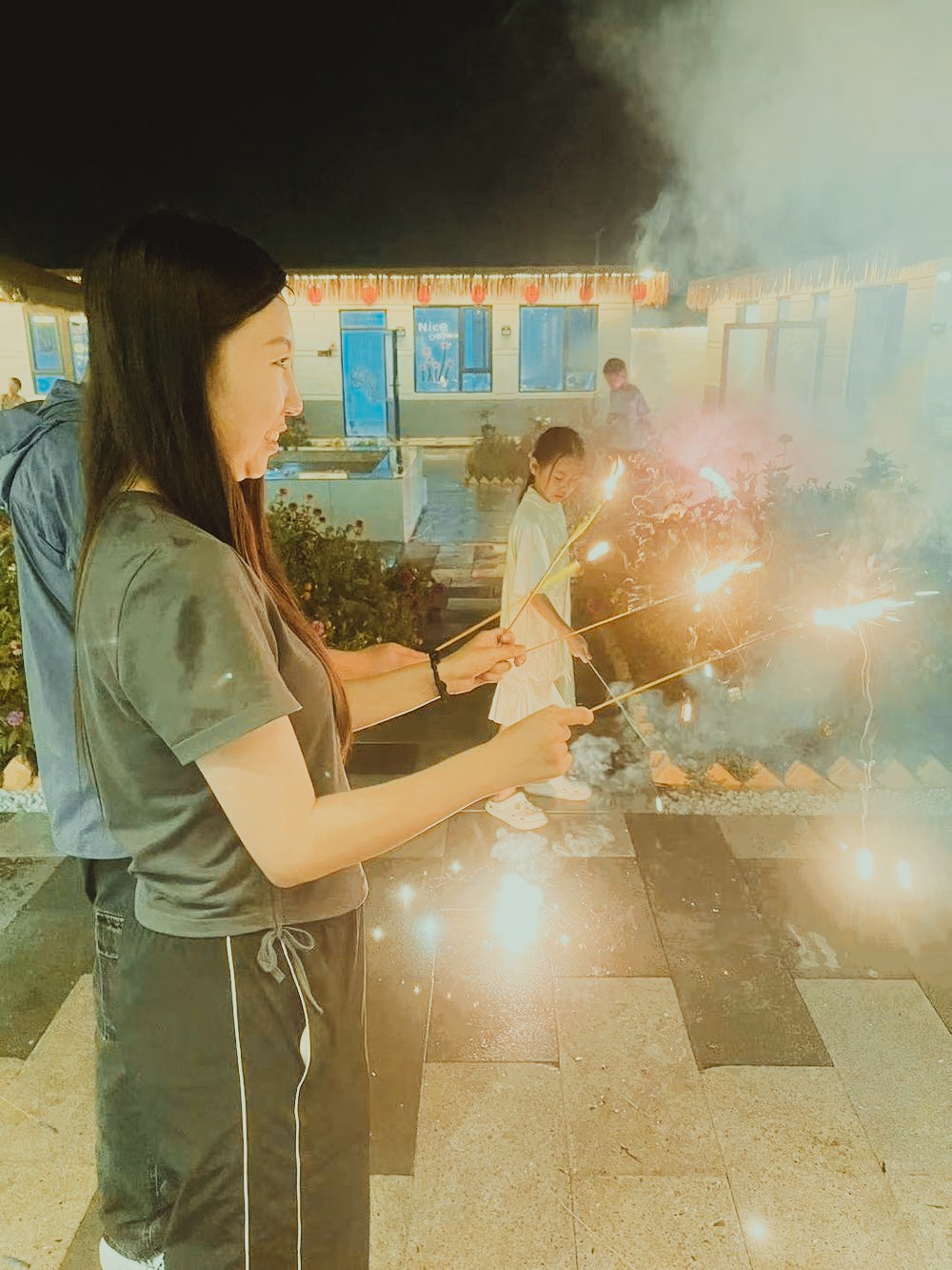 夜晚母女仙女棒